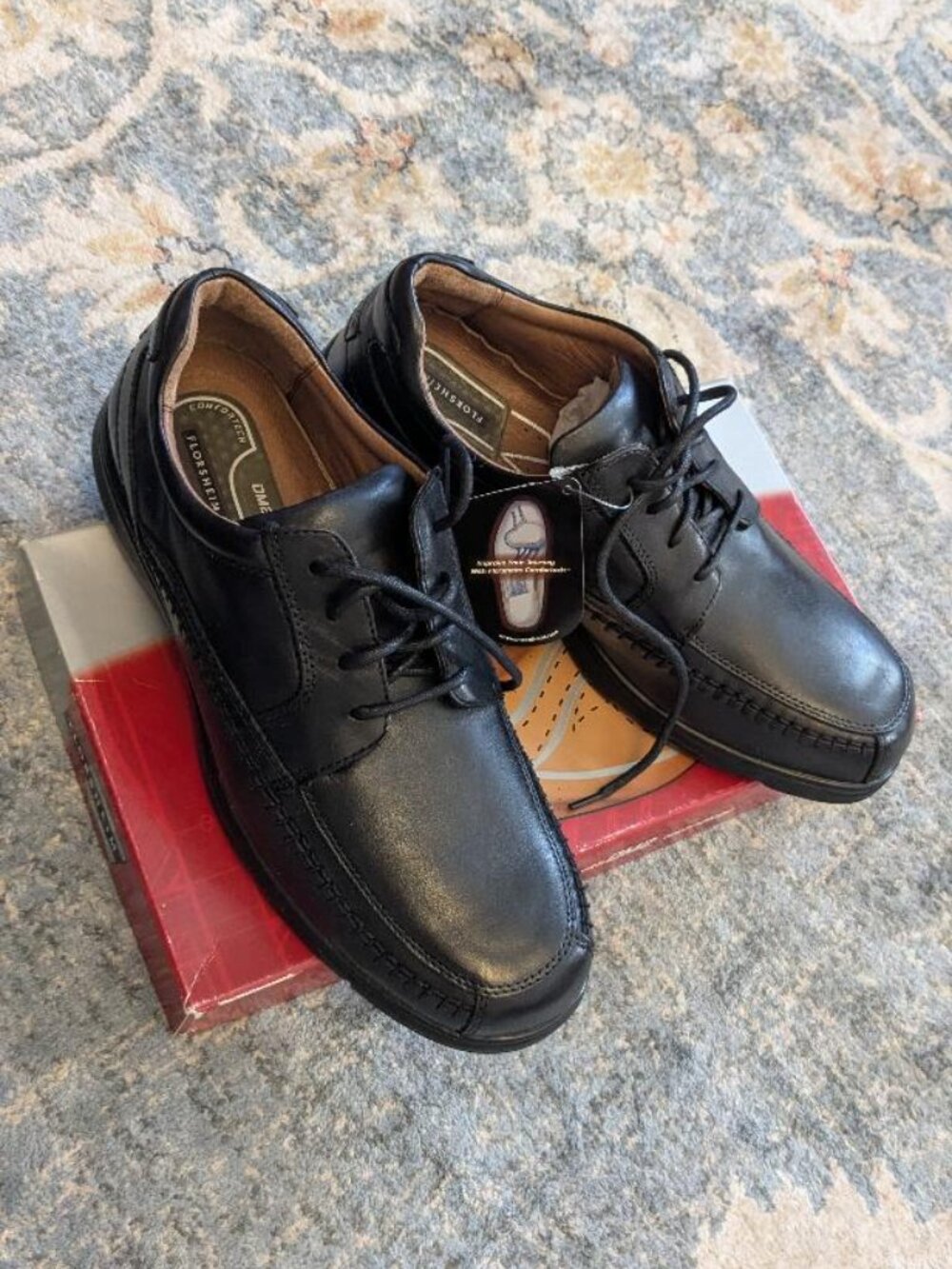 New in Box Florsheim mens Oxford Leather shoes Tamarack Moc Toe Black 11 W Arch